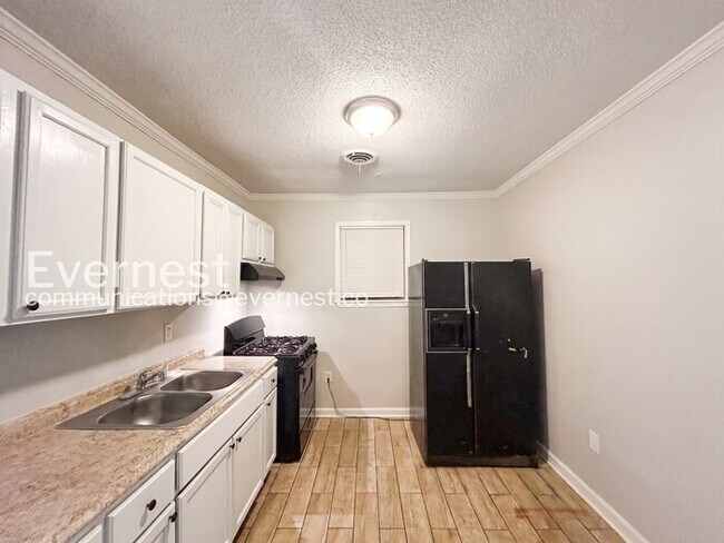 Building Photo - 362 Hewlett Rd