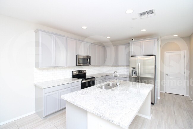 Building Photo - 1731 E Dogwood Ln
