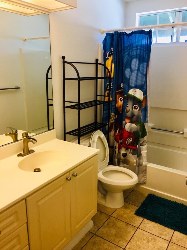 Building Photo - 3 bedroom Corner Unit at Kuulako Available June 23rd