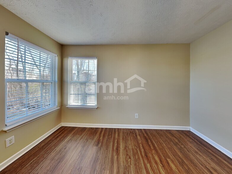 Building Photo - 1361 E Nir Shreibman