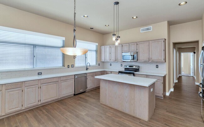 Building Photo - 3382 W Harrison St