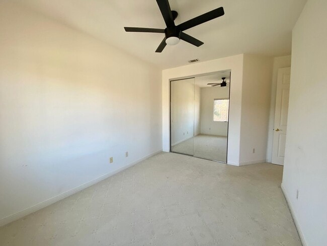 Building Photo - Spacious 4 bed 3 bath Newbury park home