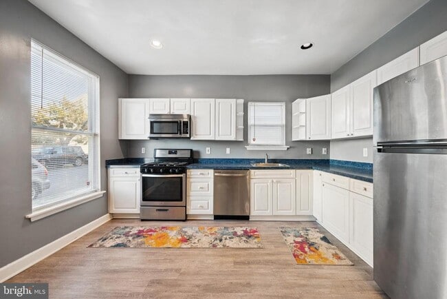 Building Photo - 138 N King St