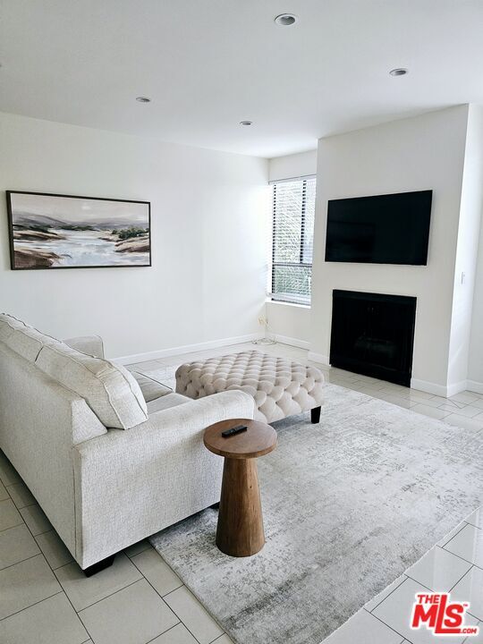 Building Photo - 12115 San Vicente Blvd