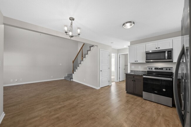 Building Photo - Pet Friendly Three Bedroom!