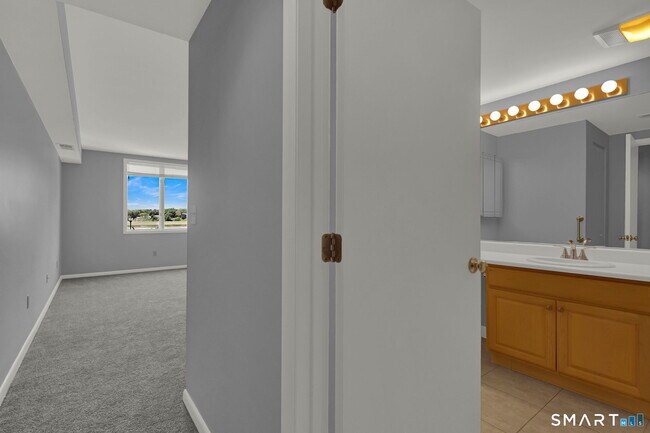 Building Photo - 1128 Windward Rd