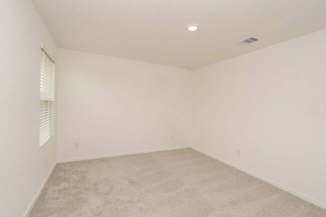 Building Photo - 7907 Meadow Cranesbill Dr