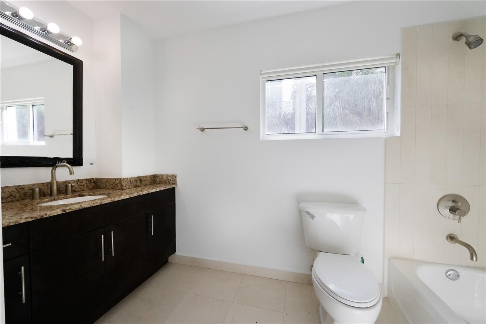 Building Photo - 2020 Prairie Ave