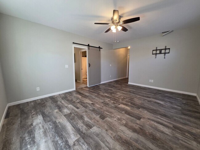 Building Photo - Gorgeous 4 Bed 4 bath Home In Banning Lewis Ranch!!