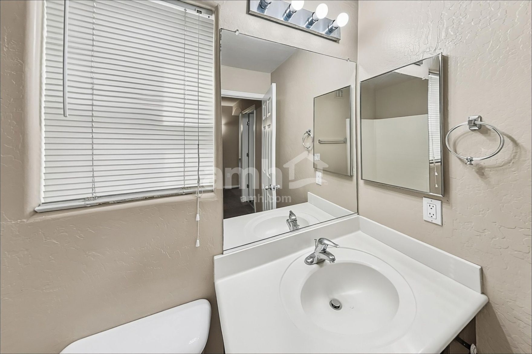 Building Photo - 2982 S 256th Dr
