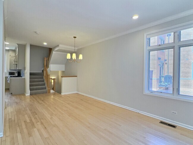 Building Photo - 1351 W Altgeld St