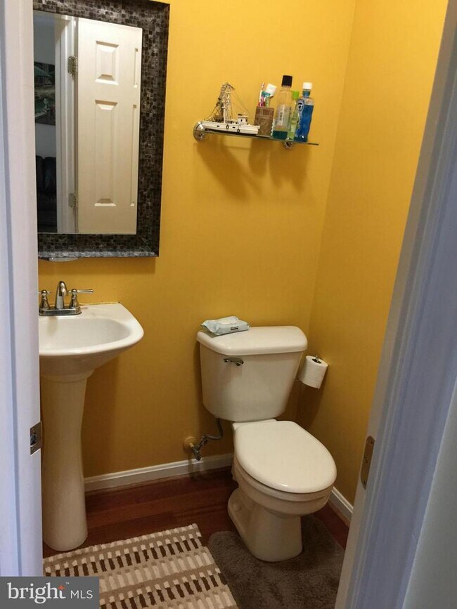Building Photo - 22572 Maison Carree Square