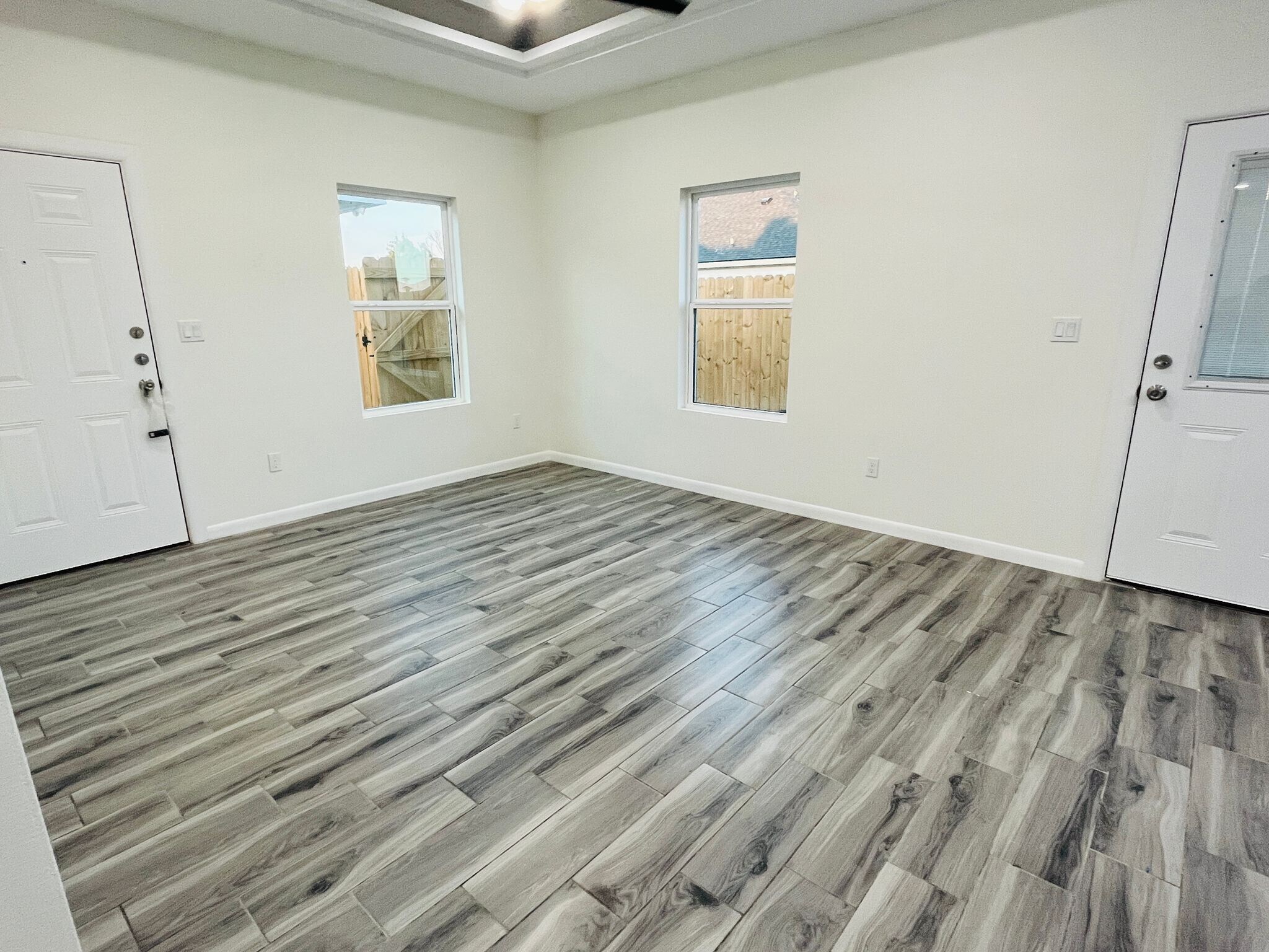 Building Photo - 1606 Angelina Dr
