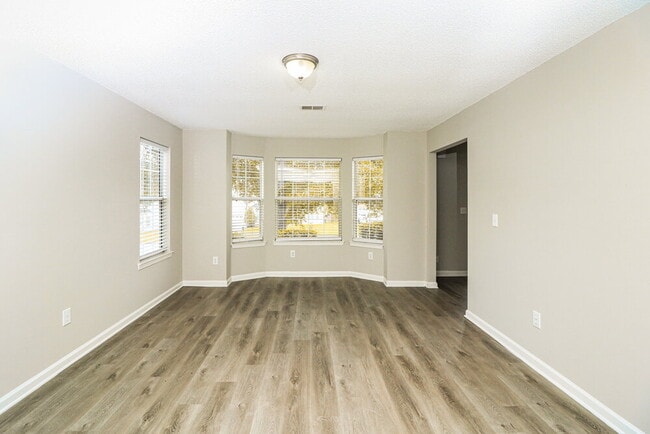 Building Photo - 852 Cascade Crossing