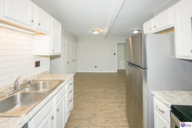 Building Photo - 1615 Catalpa Rd