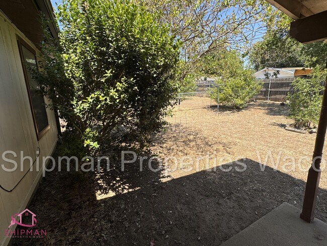 Building Photo - 919 La Porte Dr