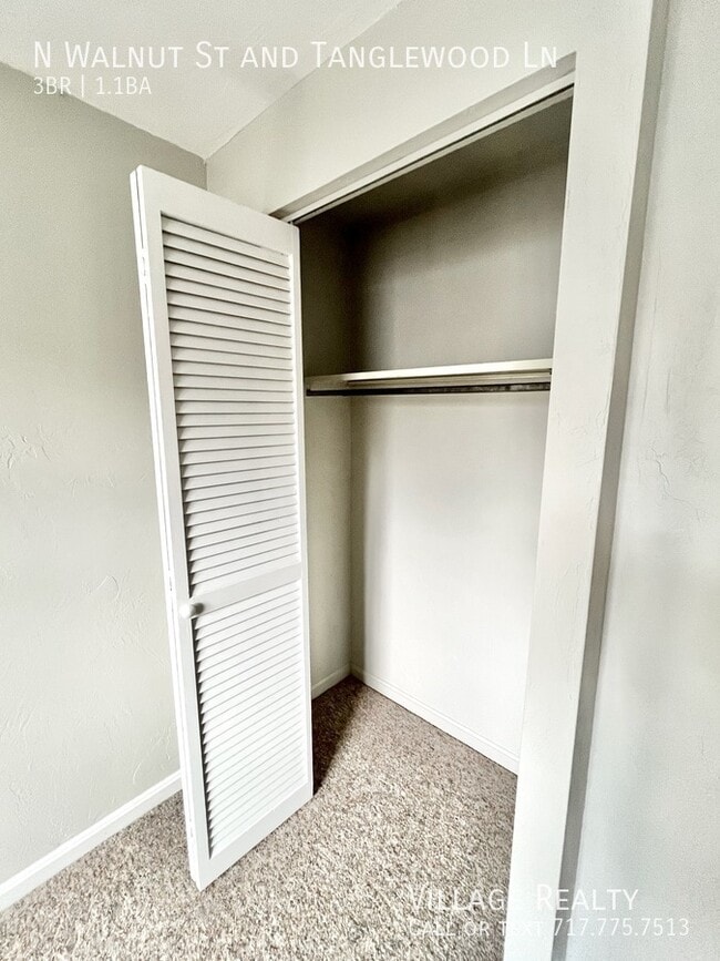 Building Photo - 492 N Walnut St