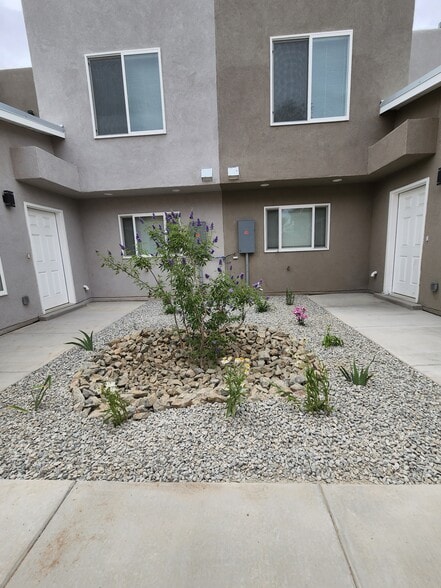 Building Photo - 315 Cornell Dr SE