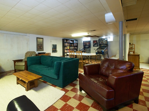 Building Photo - 1112 S MAPLE AVE