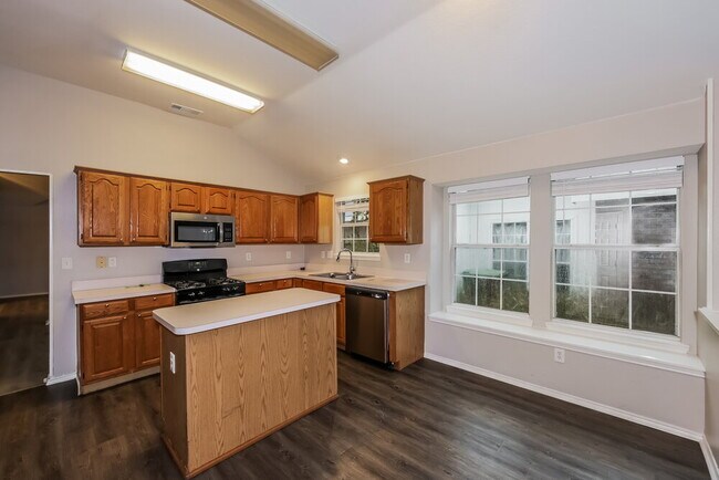 Building Photo - 5002 Wordsworth Dr