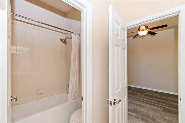 Building Photo - 80215 Queensboro Dr