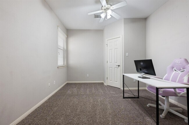 Building Photo - 1101 E Parmer Ln