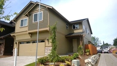 Building Photo - Spacious single family in quiet Lynnwood n...