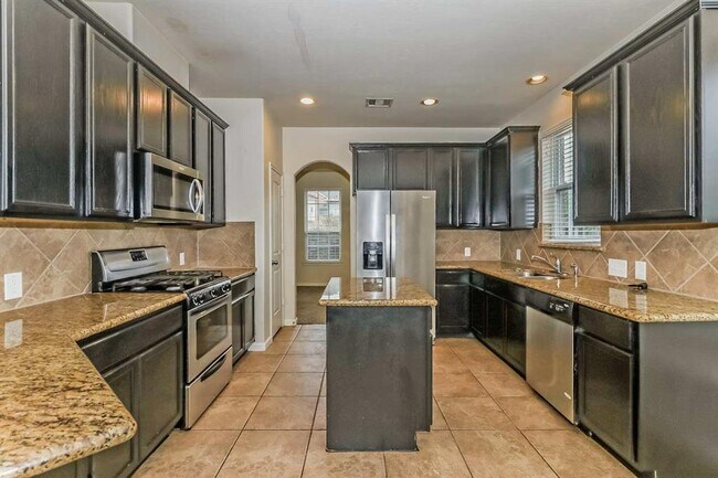 Building Photo - 3434 Tulip Trace Dr