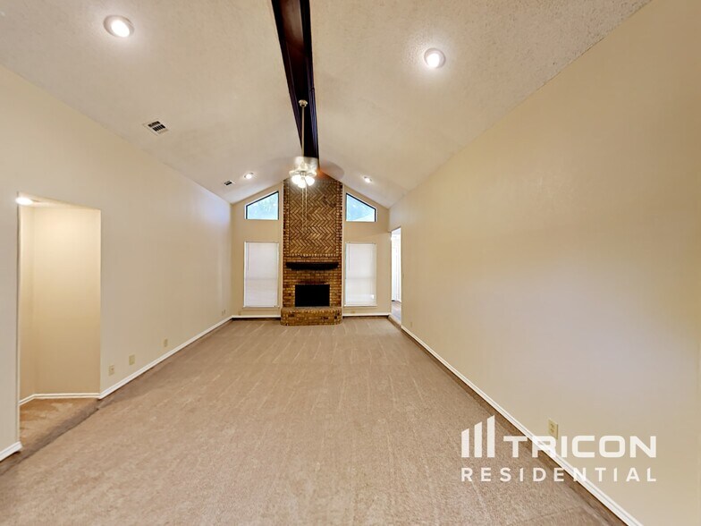 Building Photo - 2804 Beau Dr