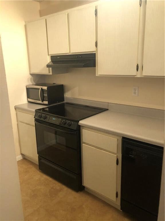 Building Photo - 3554 N University Dr