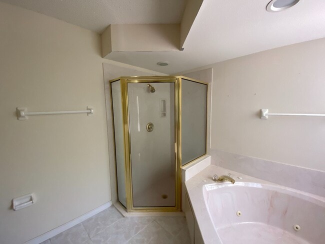Building Photo - Marion Oaks Home - 3/2/2 1860 sqft.