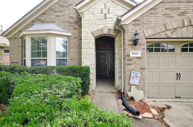 Building Photo - 9422 Herons Grove Ln