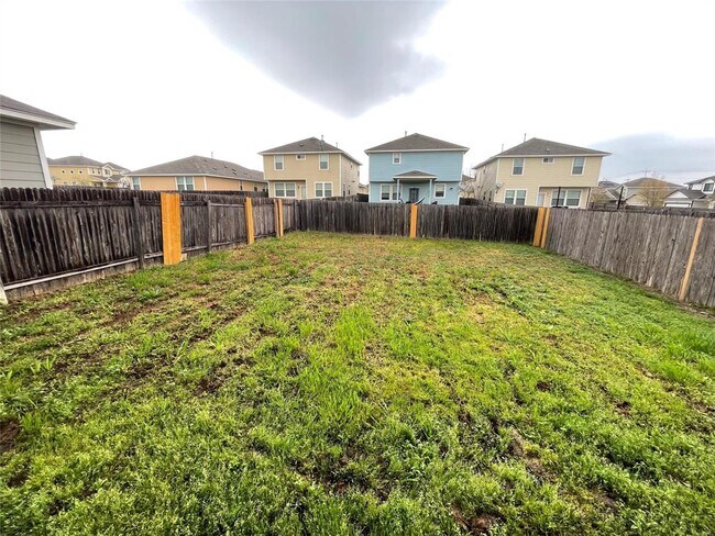 Building Photo - 221 Sambar Dr