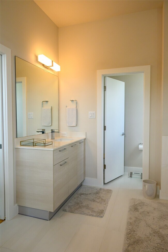 Building Photo - 4618 Nichols St