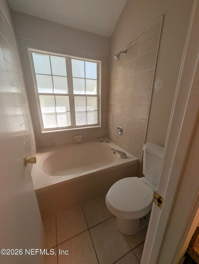 Building Photo - 8175 Dunbarton Ct