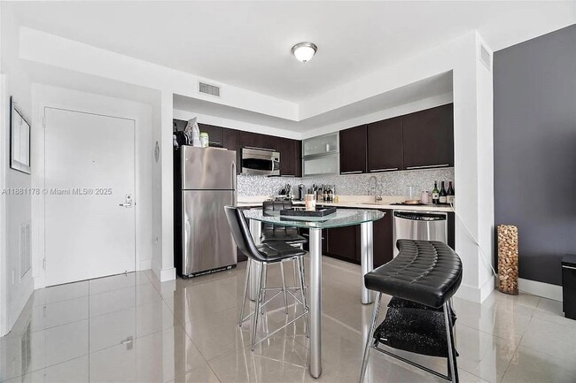 Building Photo - 90 SW 3rd St