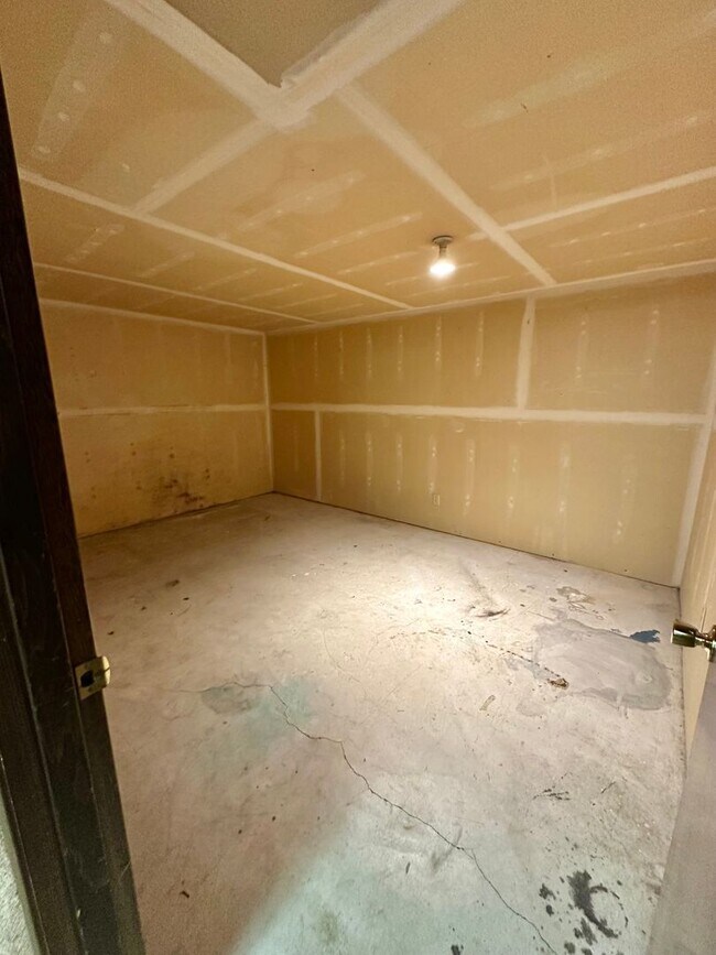 Building Photo - 1409 NW Portland Ave