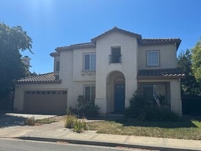 Building Photo - Spacious Former Model Home in American Canyon
