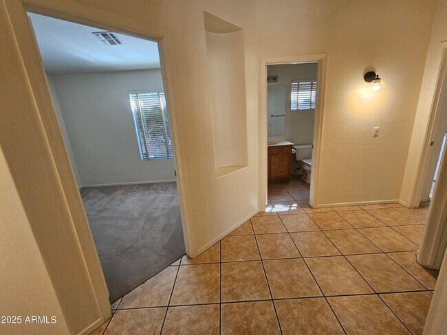 Building Photo - 10360 E Penstamin Dr