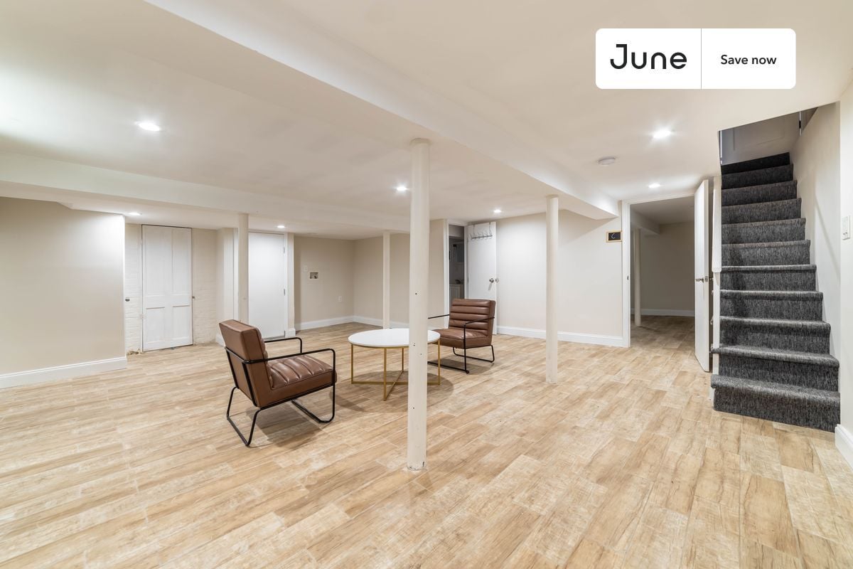 Building Photo - 39A Broome St