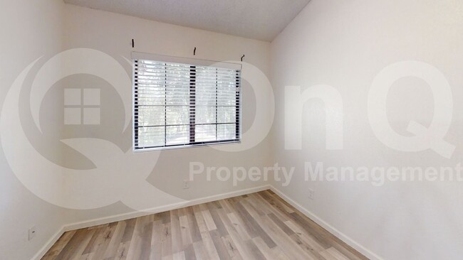 Building Photo - 170 E Guadalupe Rd