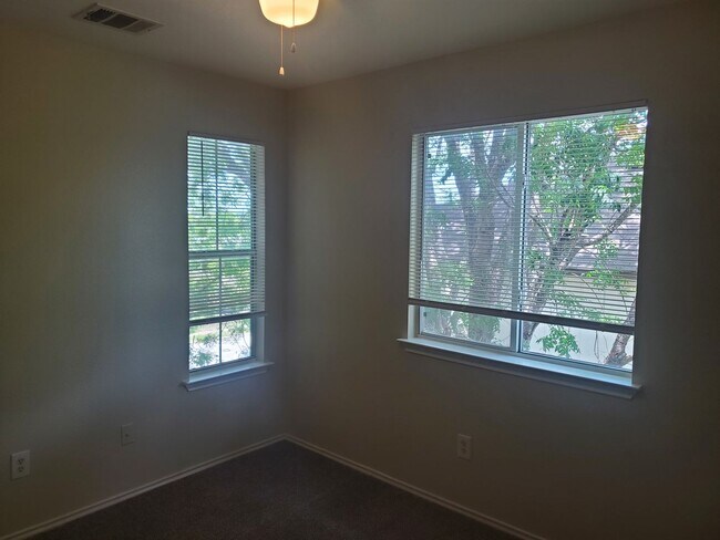 Building Photo - 14001 Cambourne Dr