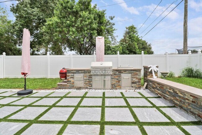 Building Photo - 2962 SW Coastal Terrace