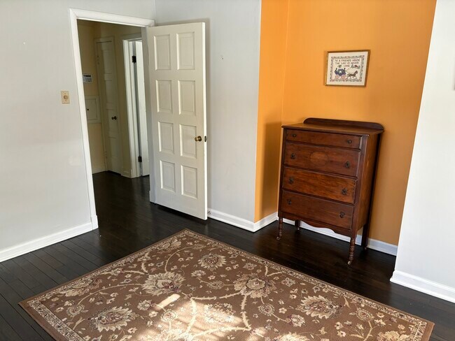 2nd floor Office - 904 S Jordan Ave