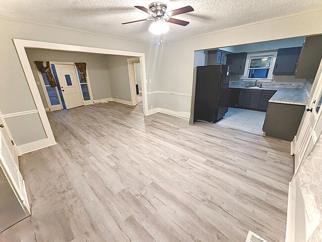 Building Photo - Amazing home38002