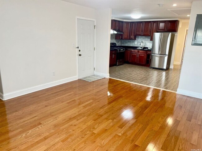 Building Photo - 150-39 21st Ave