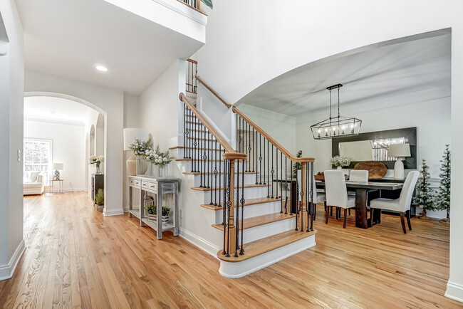 Building Photo - 1024 Patricians Ln