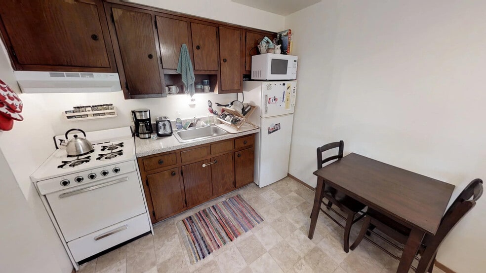 Primary Photo - 353 E 13th Ave