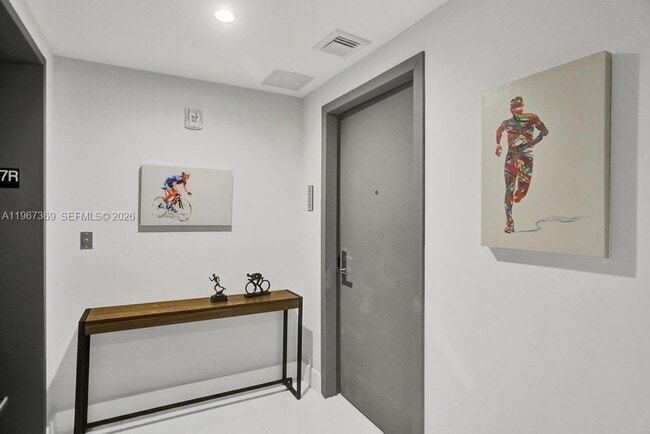 Building Photo - 488 NE 18th St