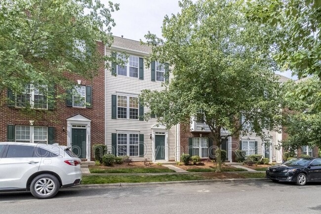 Primary Photo - 9618 Blossom Hill Dr